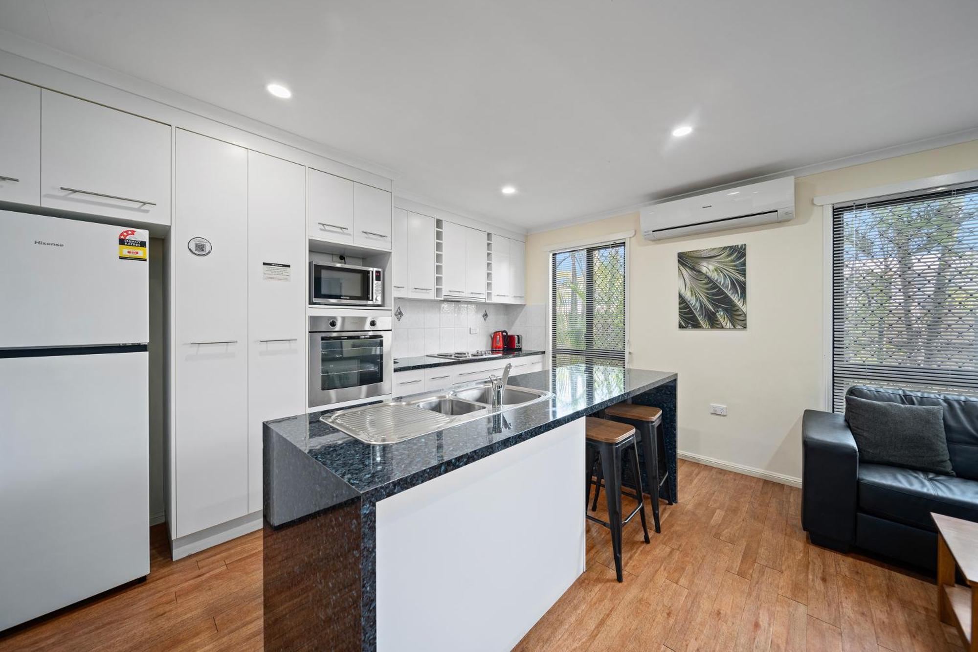 Emerald Motel Apartments Luaran gambar