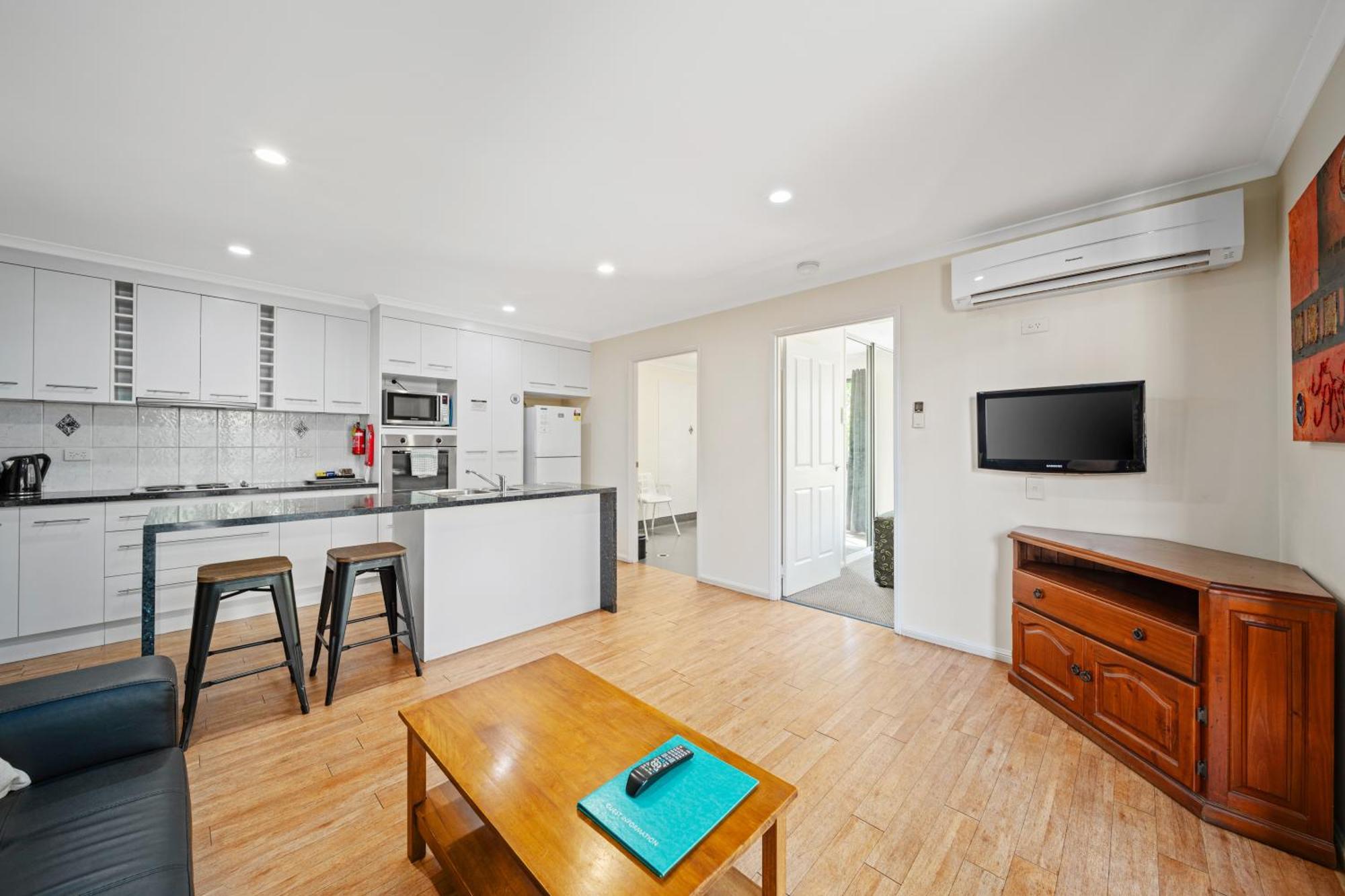 Emerald Motel Apartments Luaran gambar