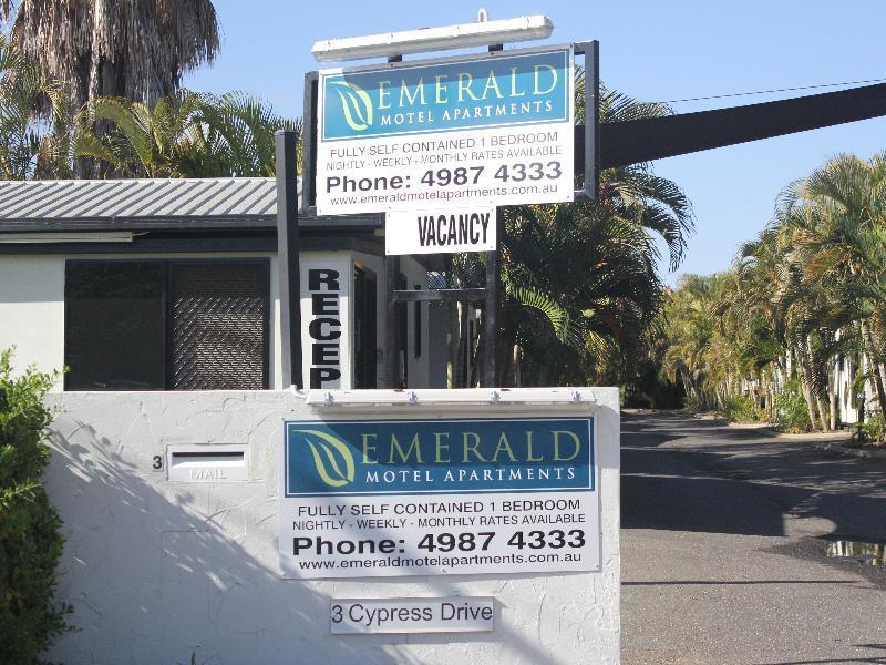 Emerald Motel Apartments Luaran gambar