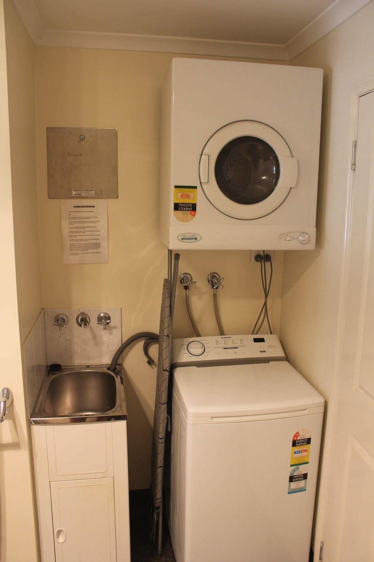 Emerald Motel Apartments Luaran gambar