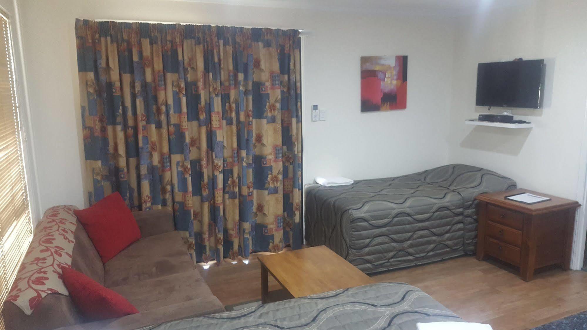 Emerald Motel Apartments Luaran gambar