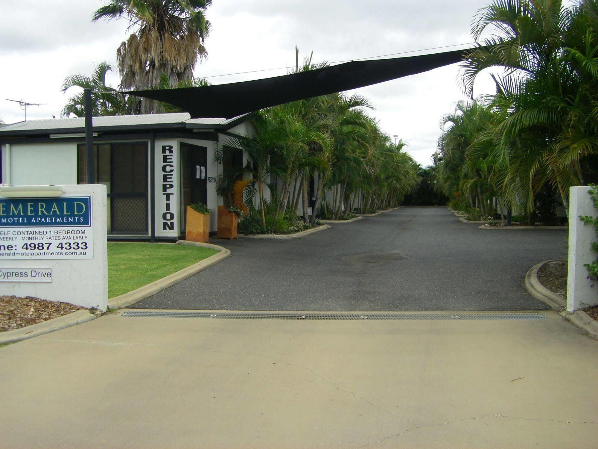 Emerald Motel Apartments Luaran gambar