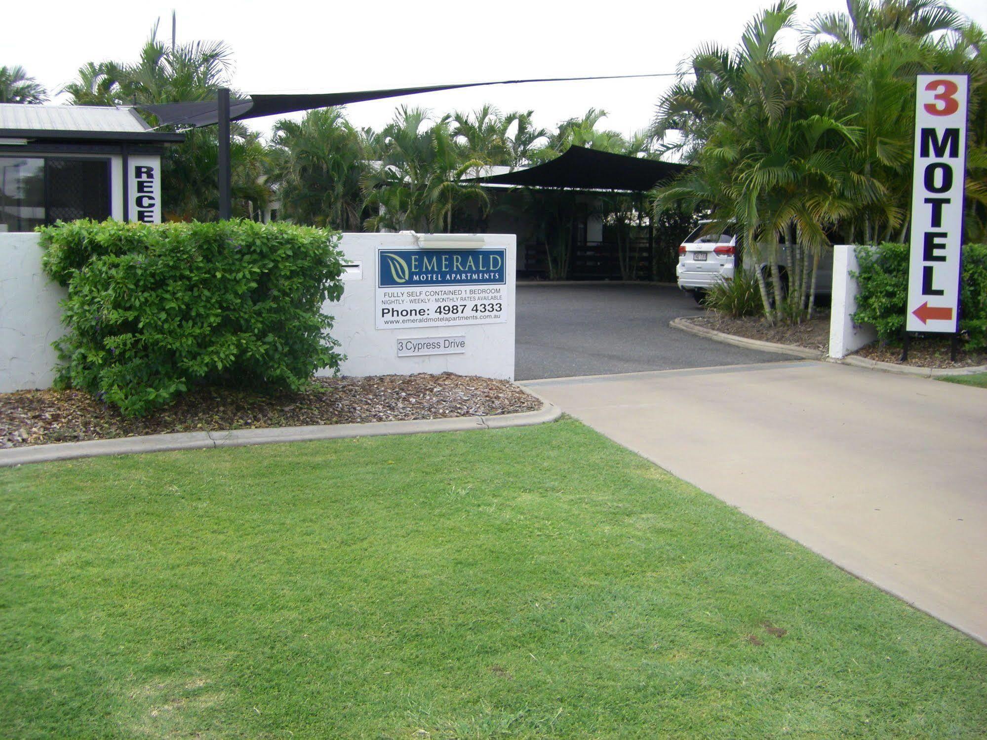 Emerald Motel Apartments Luaran gambar